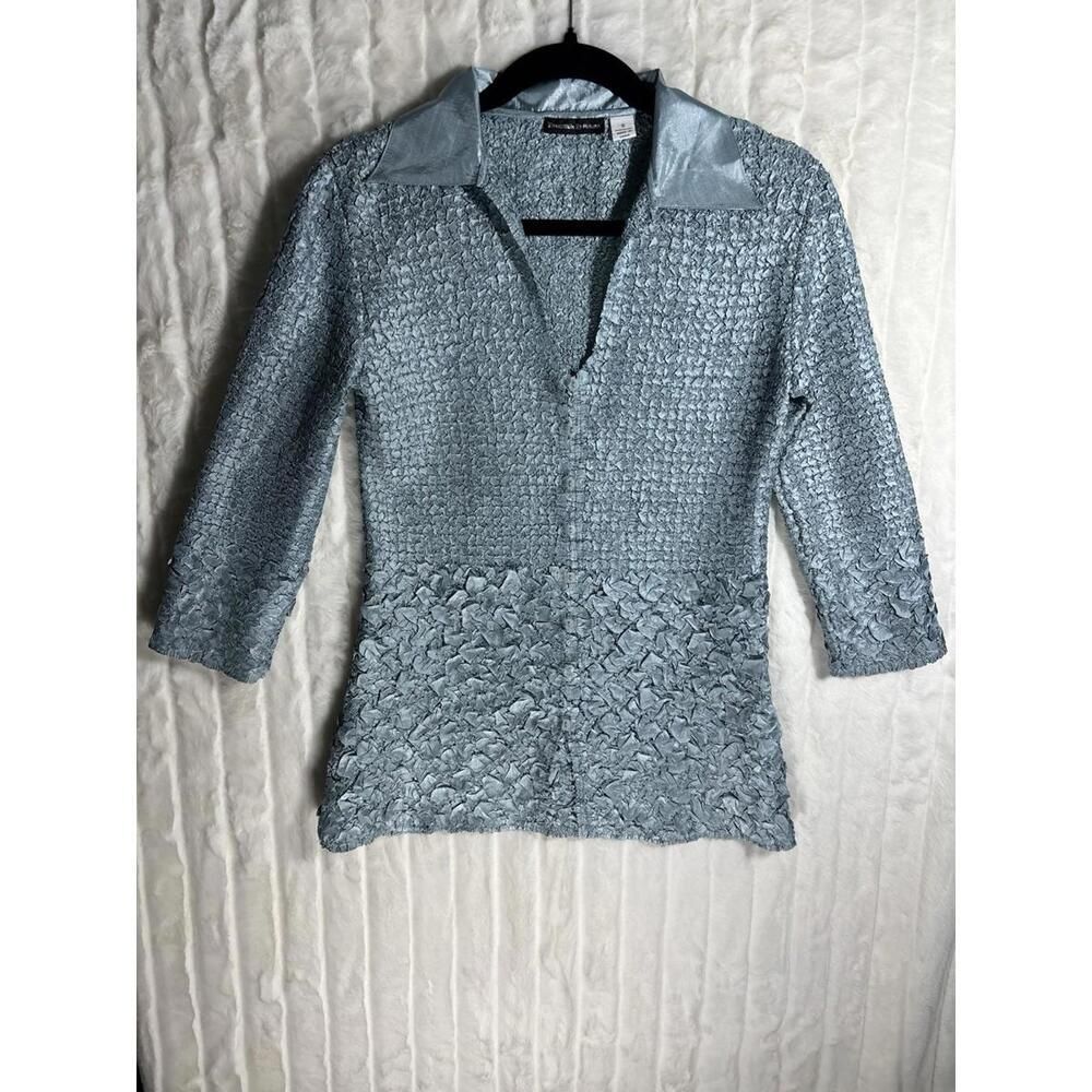 Vintage Y2K 90s essentials by Milano light blue popcorn button up top